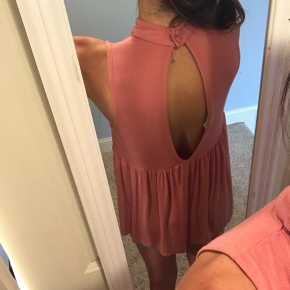 Pale pink tank - Picture 2 of 3